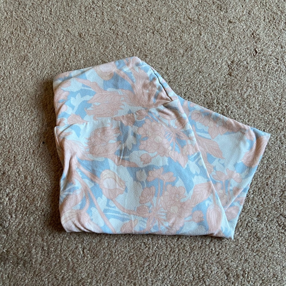 Lularoe Pastel Floral Leggings
